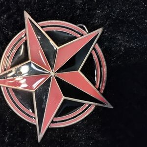 Star-Shaped Belt Buckle with Pink and Black Design